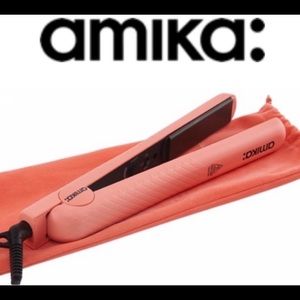 Amika straightener